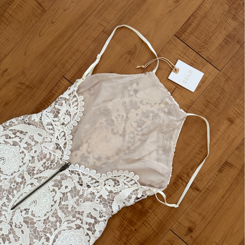 Brand New Stone Cold Fox Lola White Lace Backless One Piece Jumpsuit - Picture 3 of 16